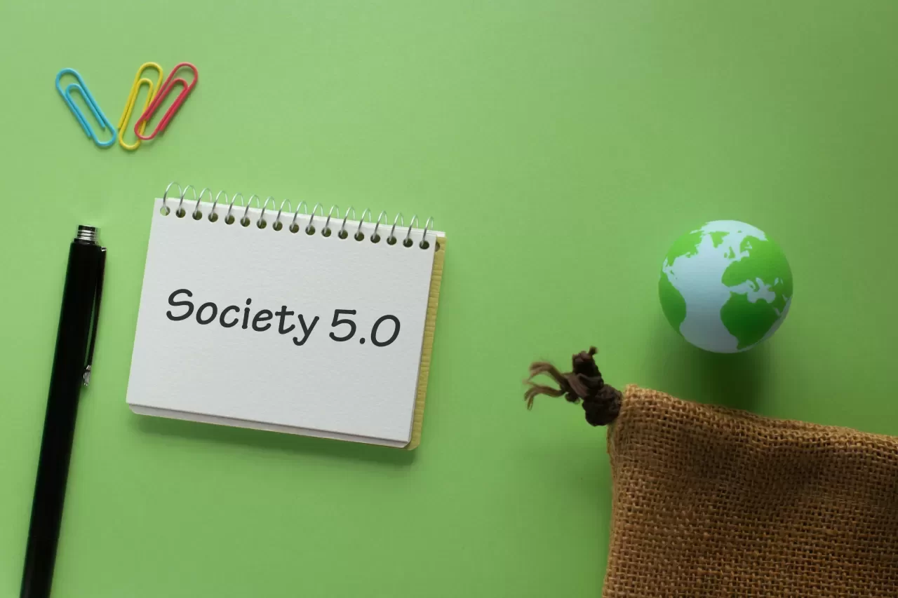 Society 5.0とは？目指す社会像や必要な技術、事例をわかりやすく解説